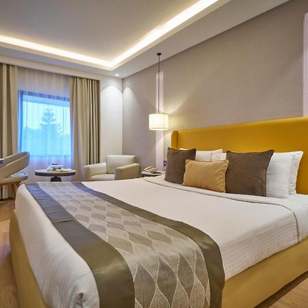 Hotel Hindusthan International, بوهفانيشفار المظهر الخارجي الصورة