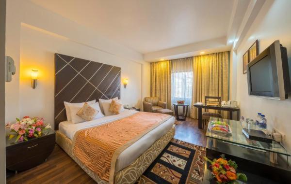 Hotel Hindusthan International, بوهفانيشفار المظهر الخارجي الصورة