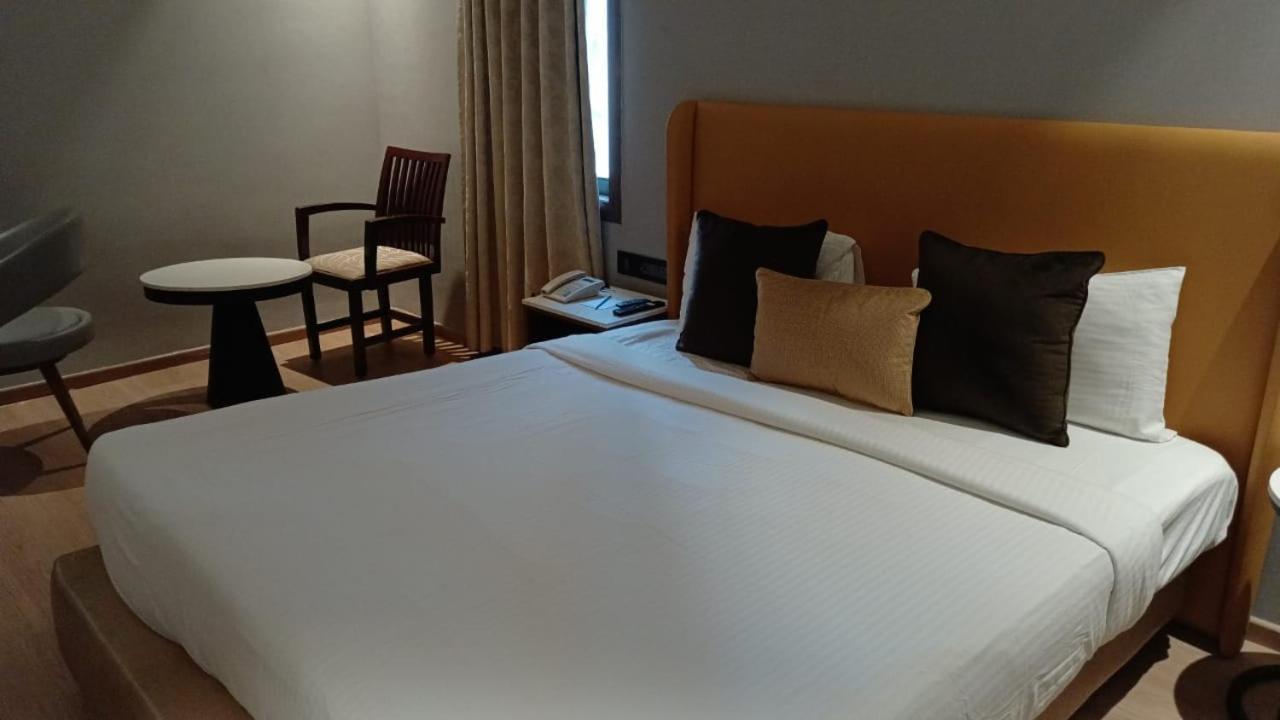 Hotel Hindusthan International, بوهفانيشفار المظهر الخارجي الصورة
