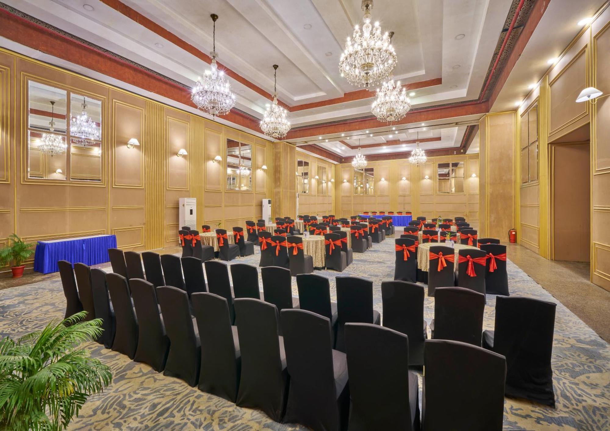 Hotel Hindusthan International, بوهفانيشفار المظهر الخارجي الصورة