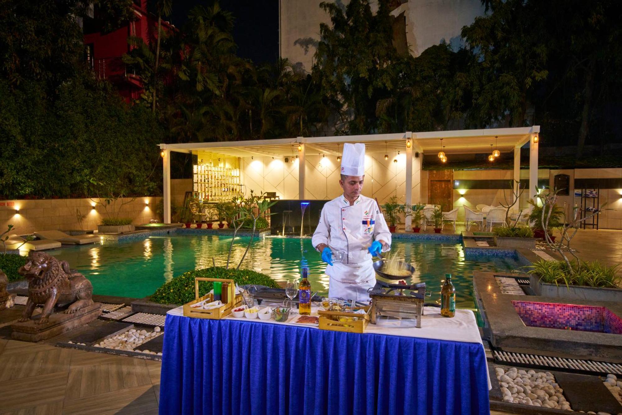 Hotel Hindusthan International, بوهفانيشفار المظهر الخارجي الصورة