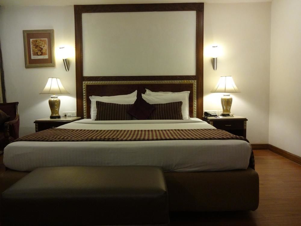 Hotel Hindusthan International, بوهفانيشفار المظهر الخارجي الصورة