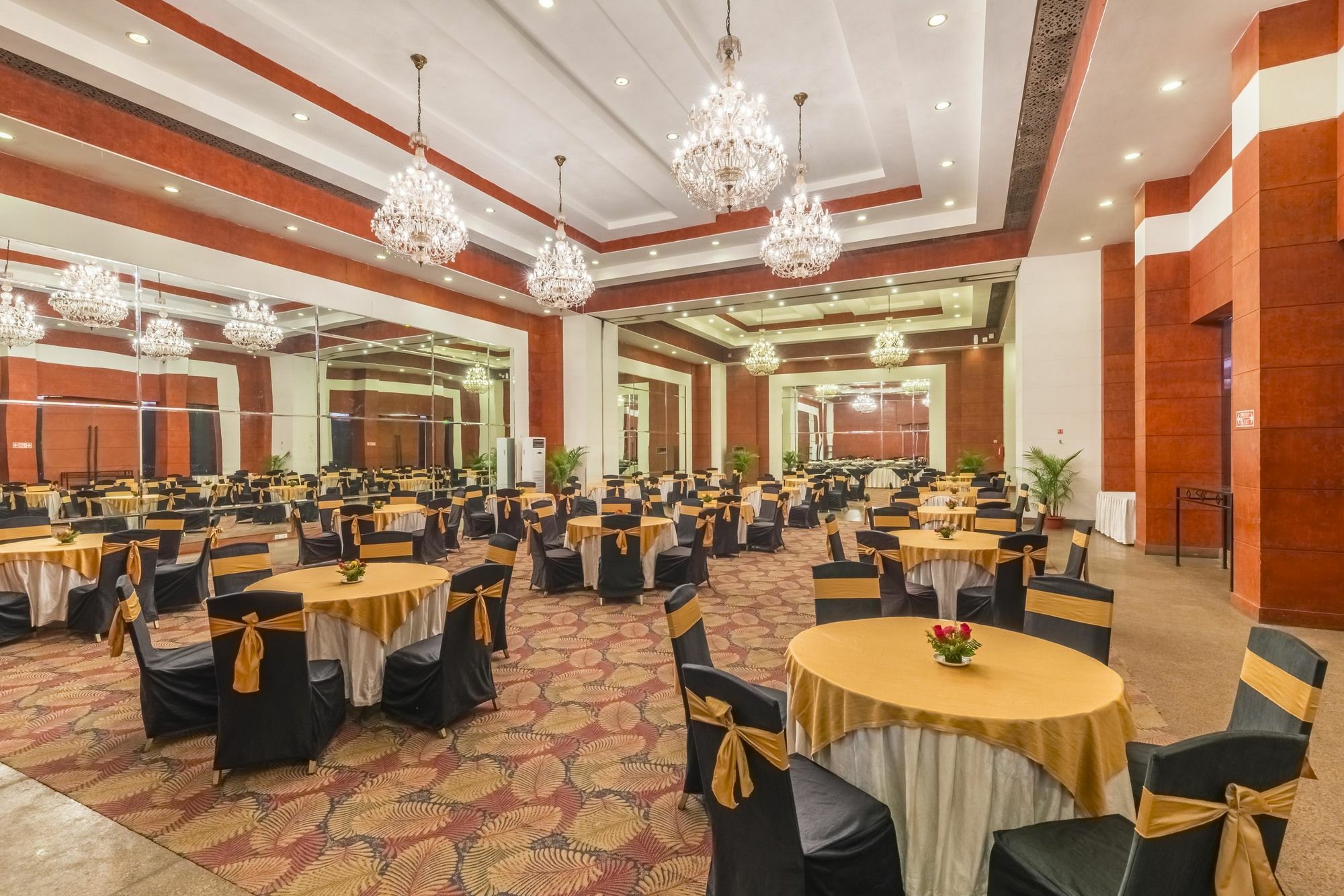 Hotel Hindusthan International, بوهفانيشفار المظهر الخارجي الصورة